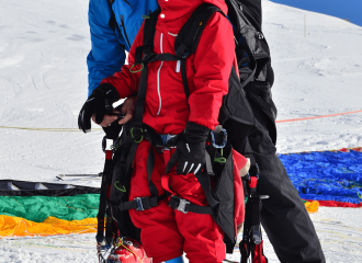 Préparation au décollage en parapente