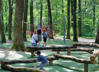 Sentier de découverte en famille dans la Forêt de Seillon