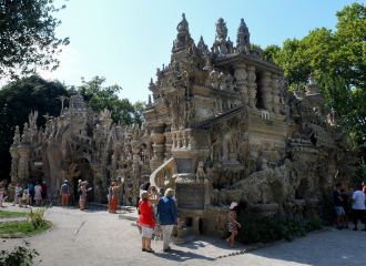 Palais idéal du facteur Cheval